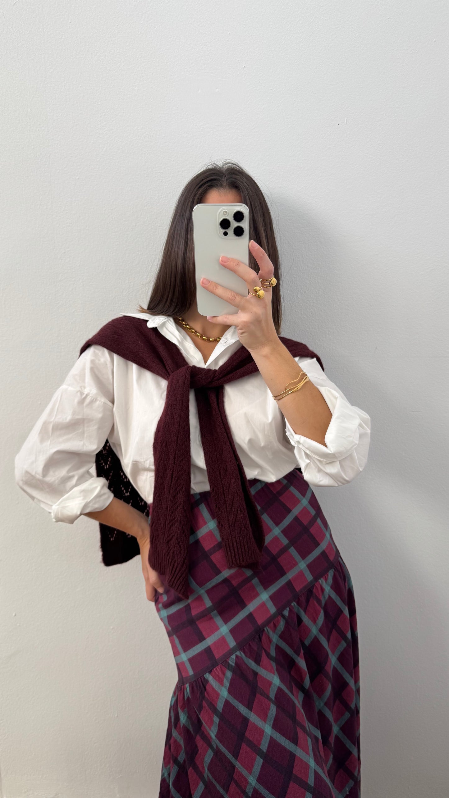Blusa con capa punto burdeos