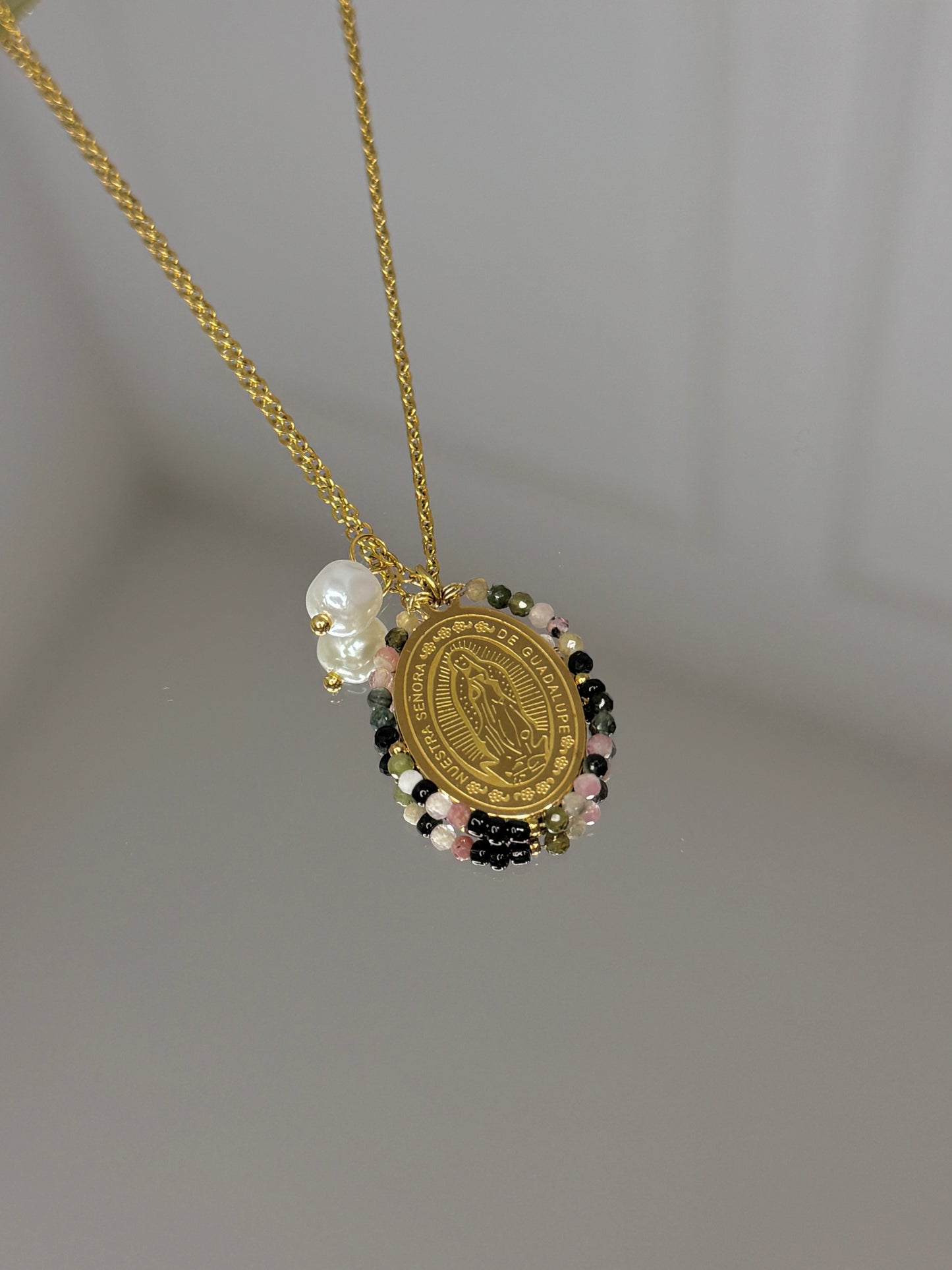 Colgante medalla virgen