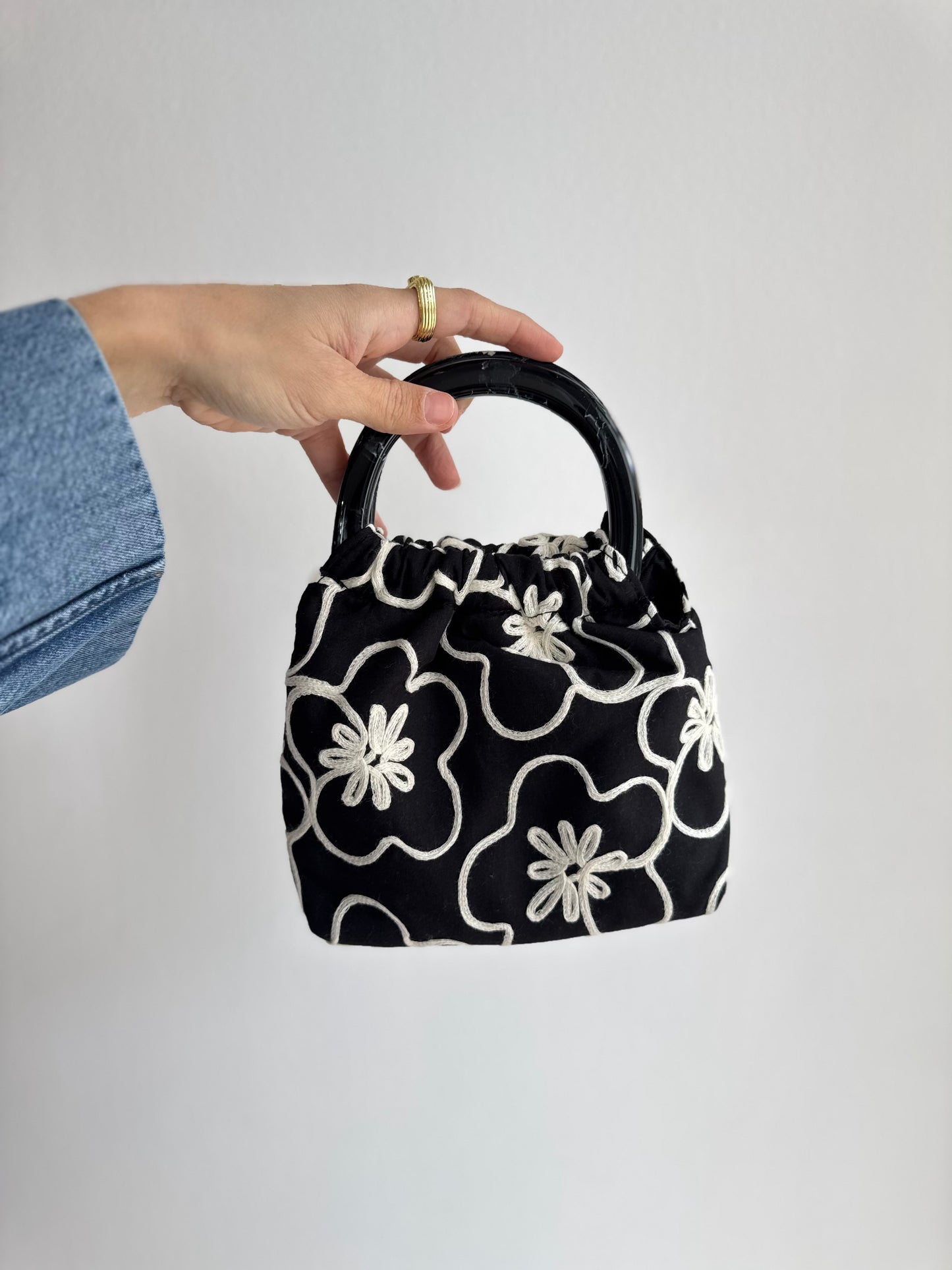 Bolso flores bordadas