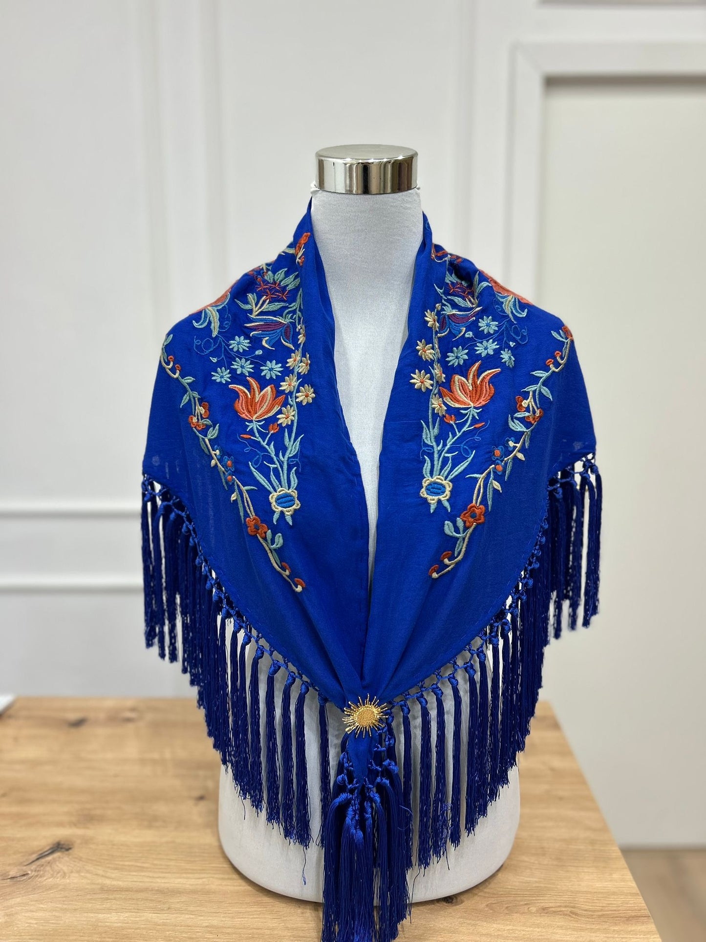 Mantoncillo azul eléctrico
