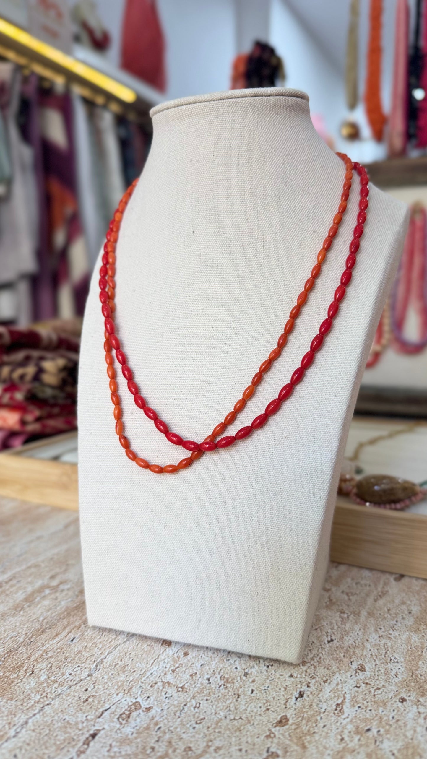 Collar coral rojo