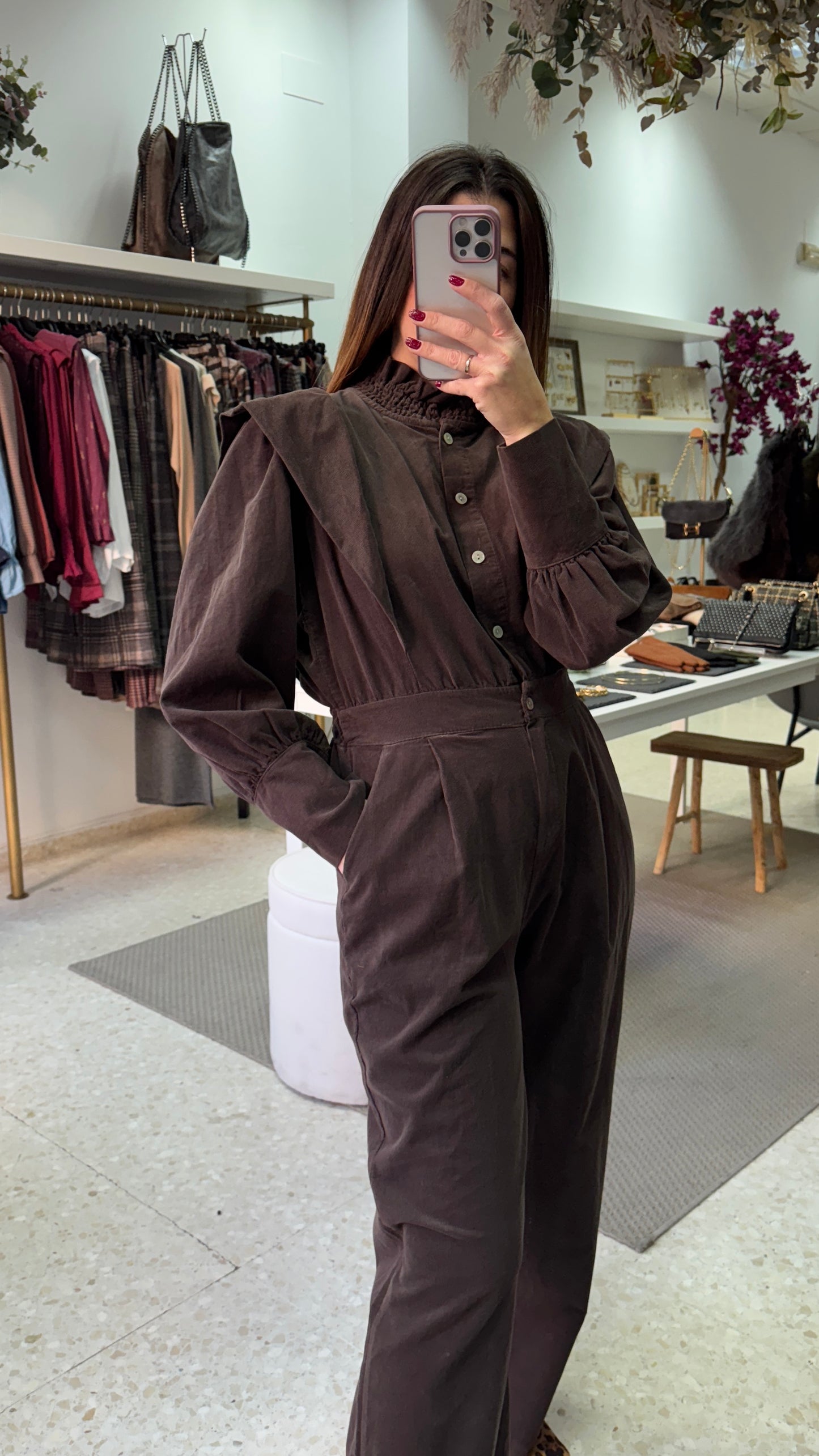 Mono micropana marrón