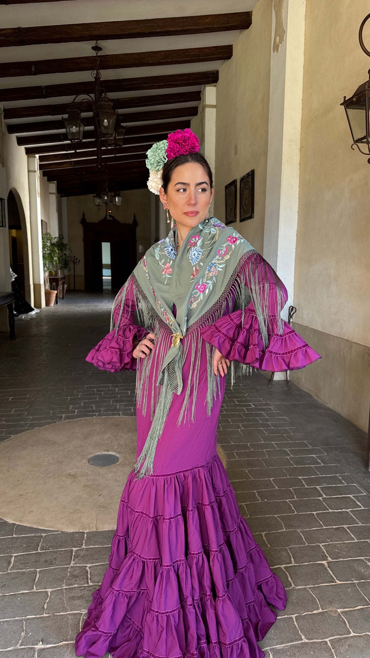 TRAJE VÁZQUEZ BURDEOS