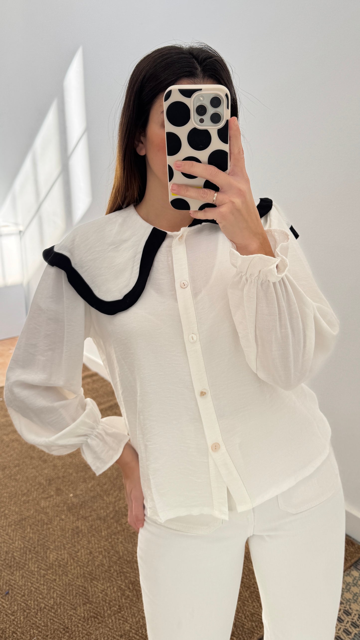 Camisa cuello blanca