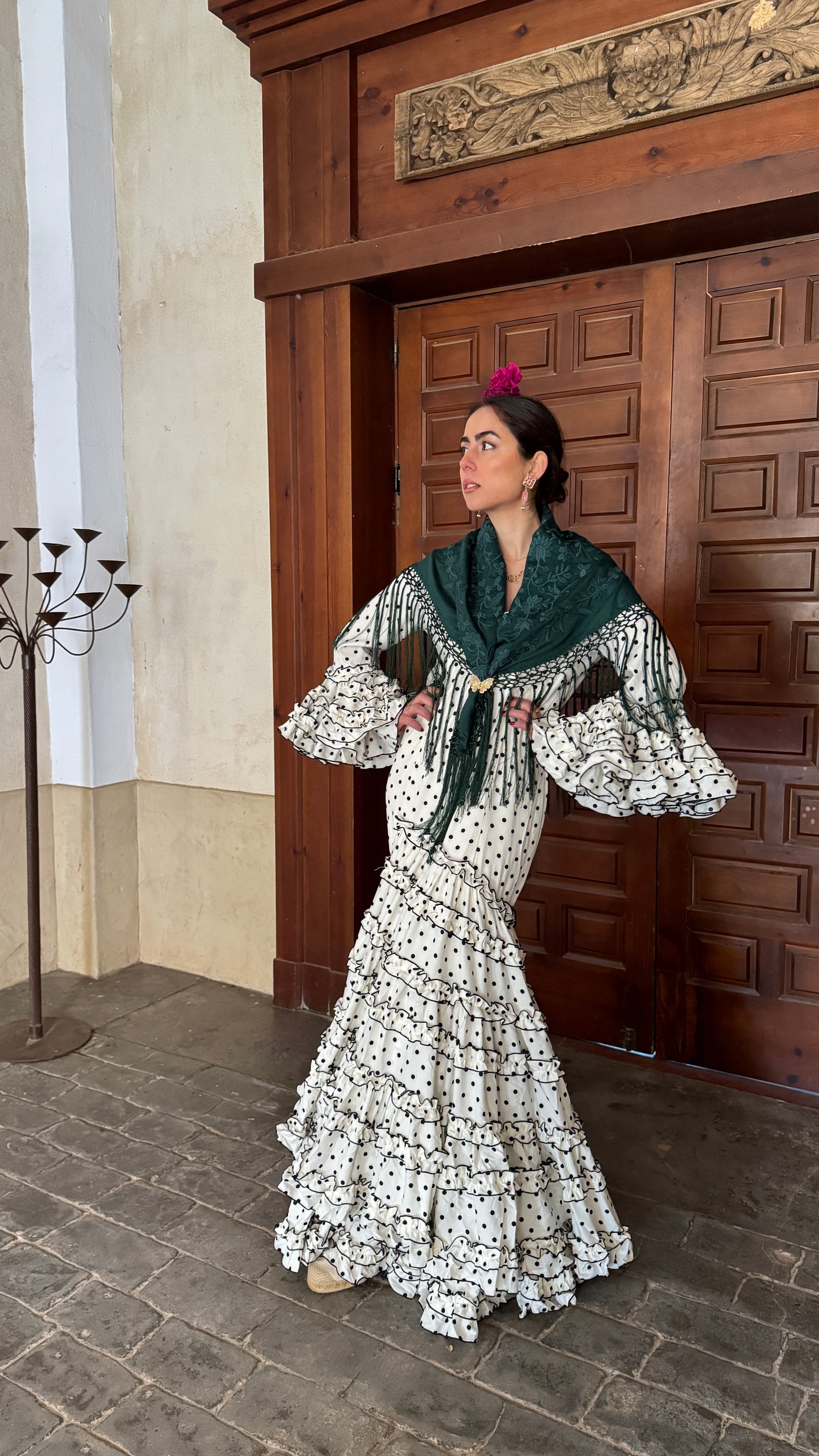 TRAJE TRIANA BLANCO LUNAR NEGRO