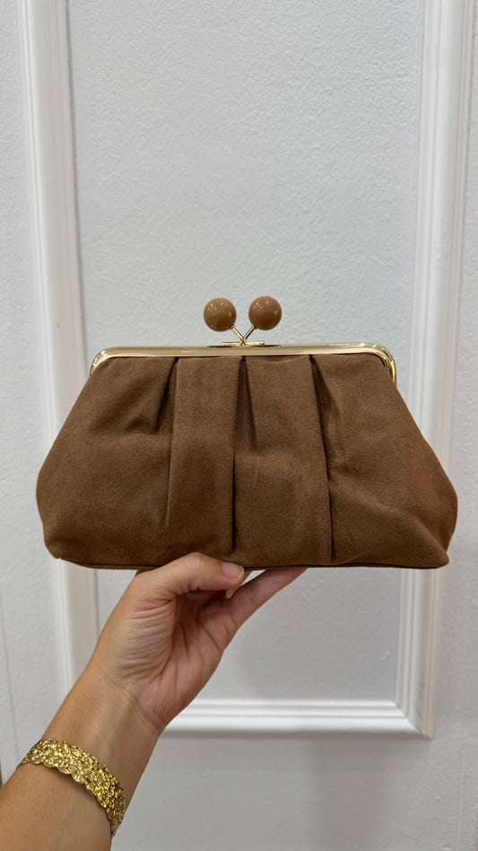 Cartera ante marrón