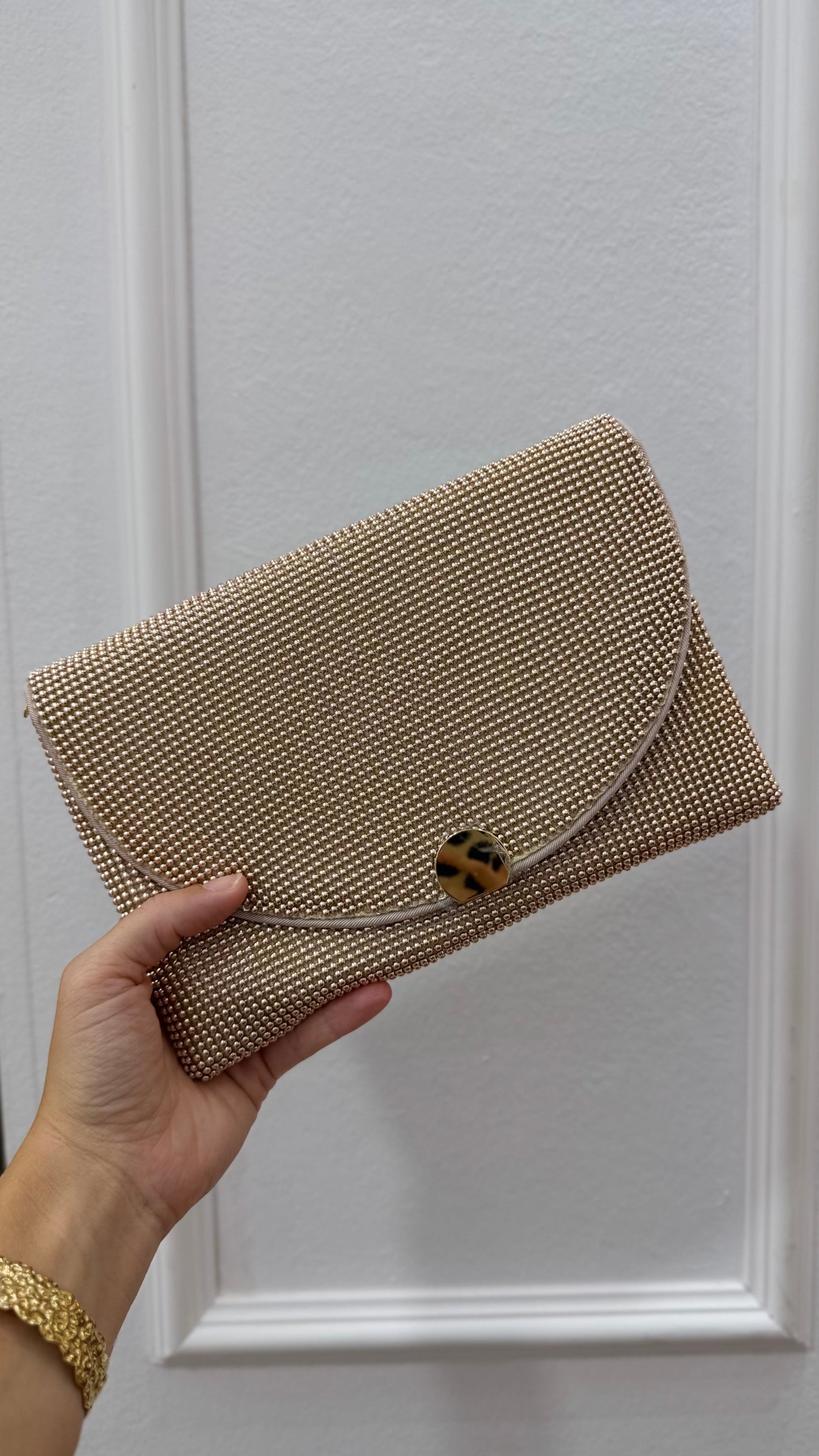 Bolso sobre dorado