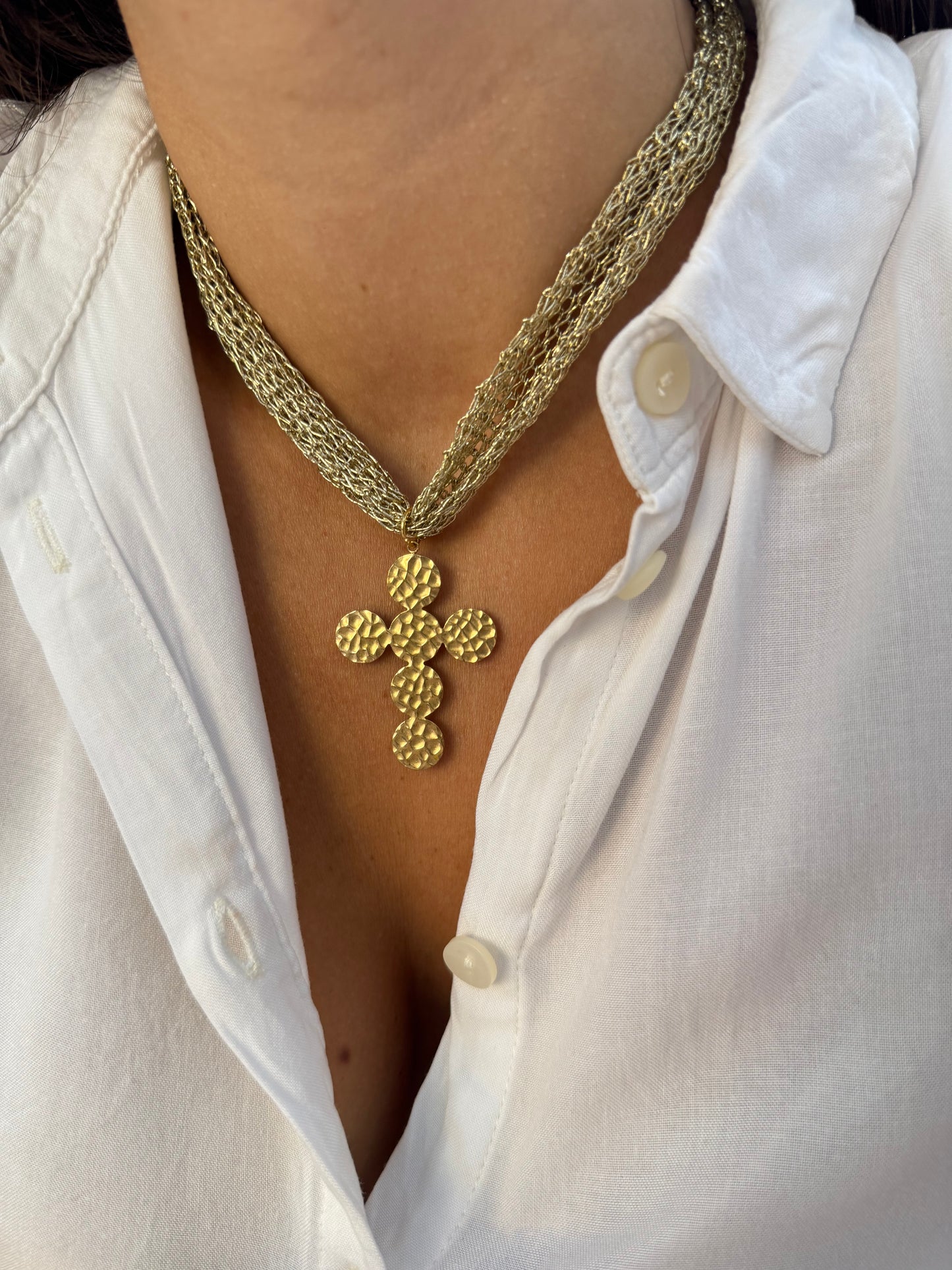 Collar red cruz