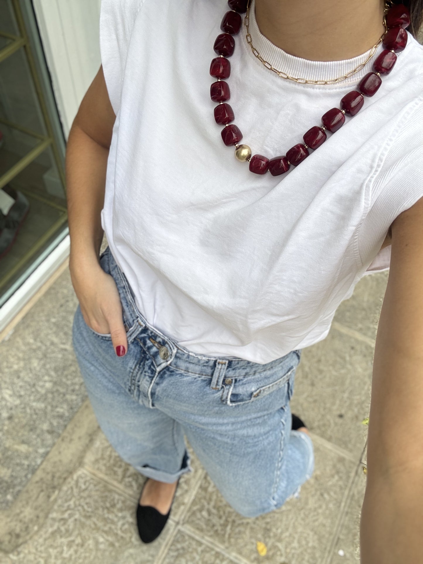 Collar piedras burdeos