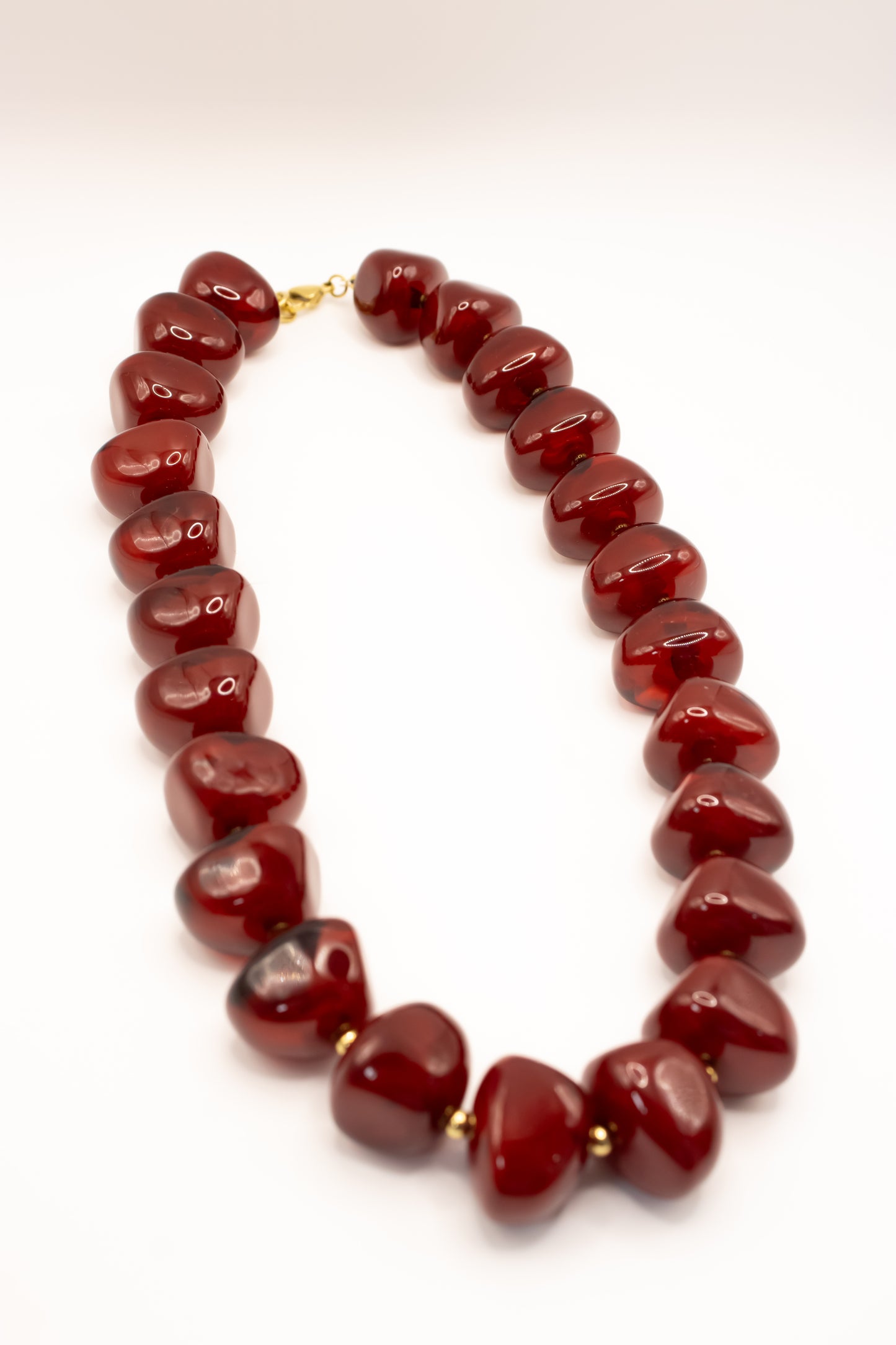 Collar piedras burdeos