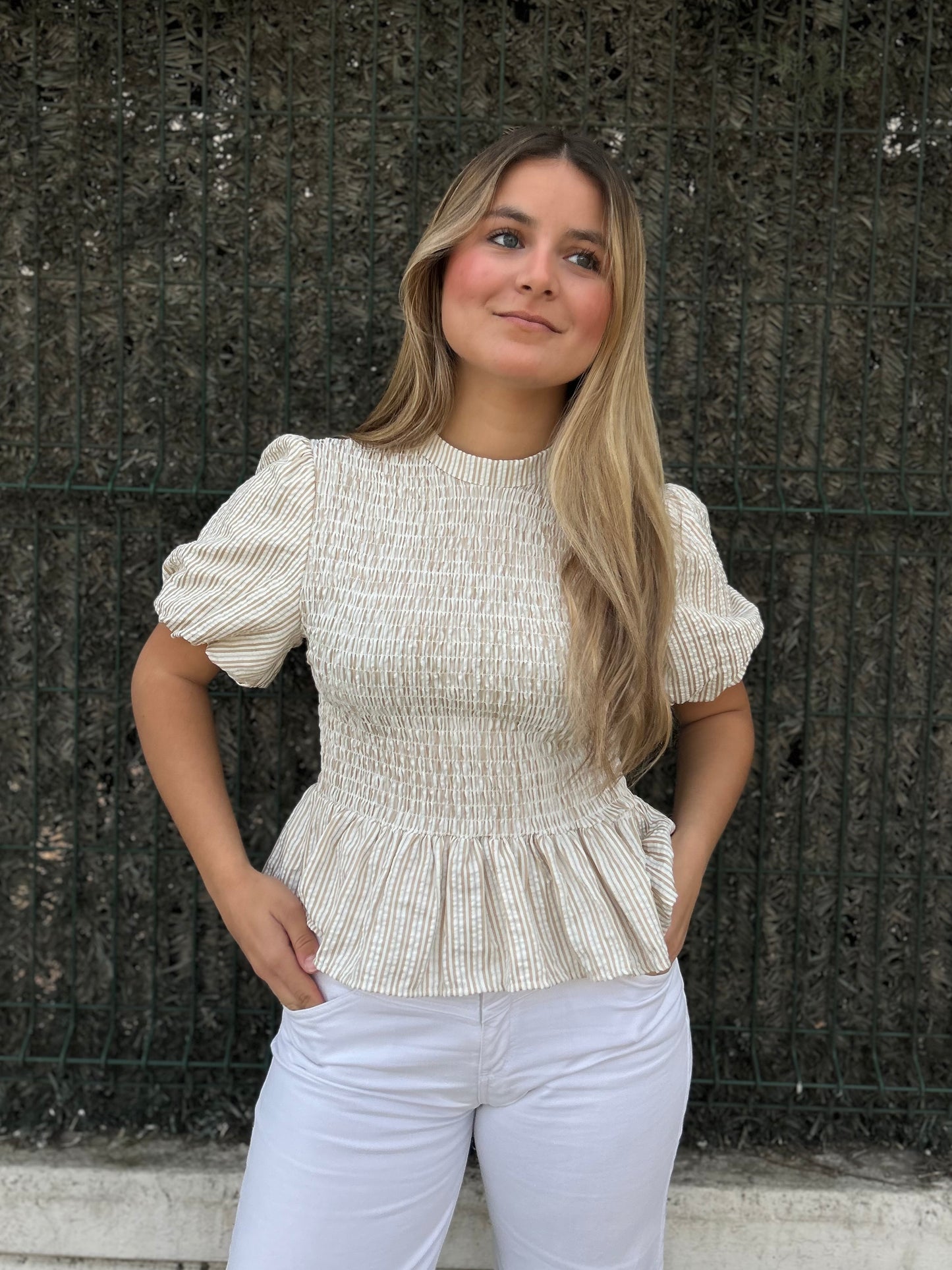 Blusa manga abullonada beige