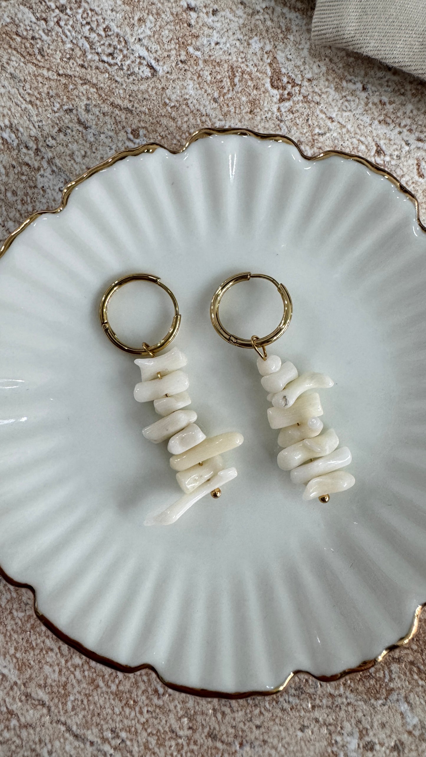 Pendientes piedras blanco