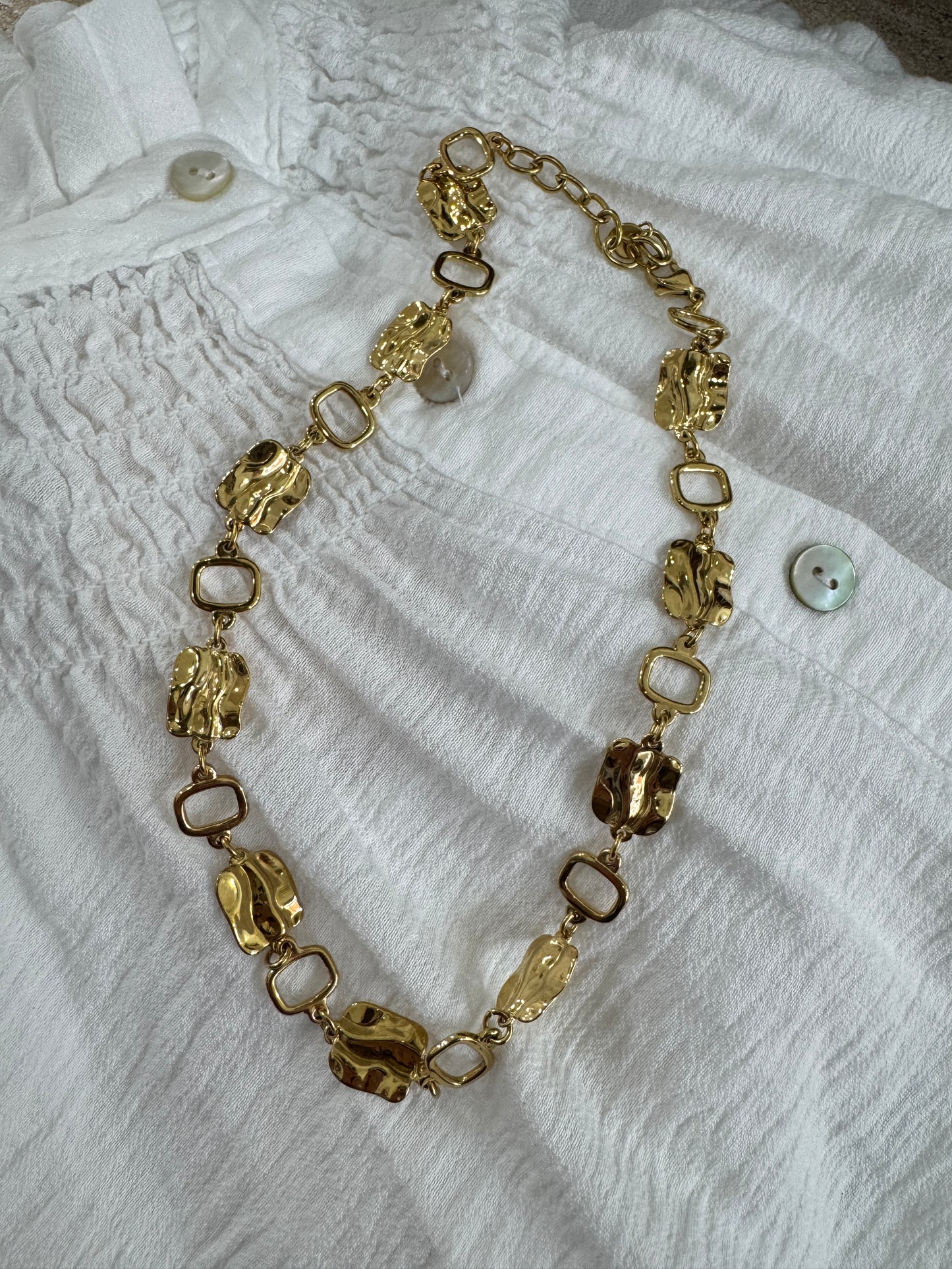 Gargantilla dorada 1.0