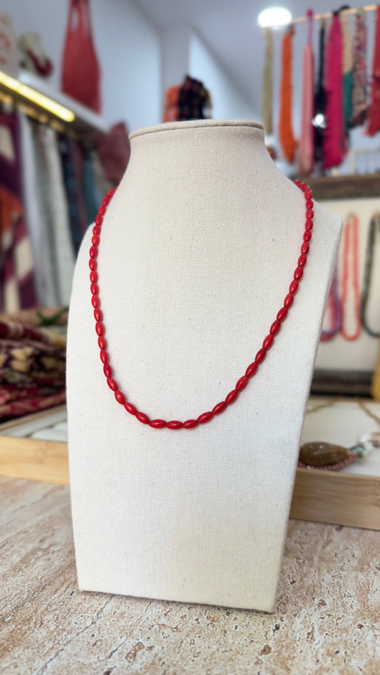 Collar coral rojo