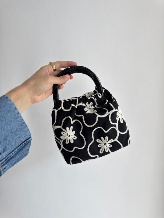 Bolso flores bordadas