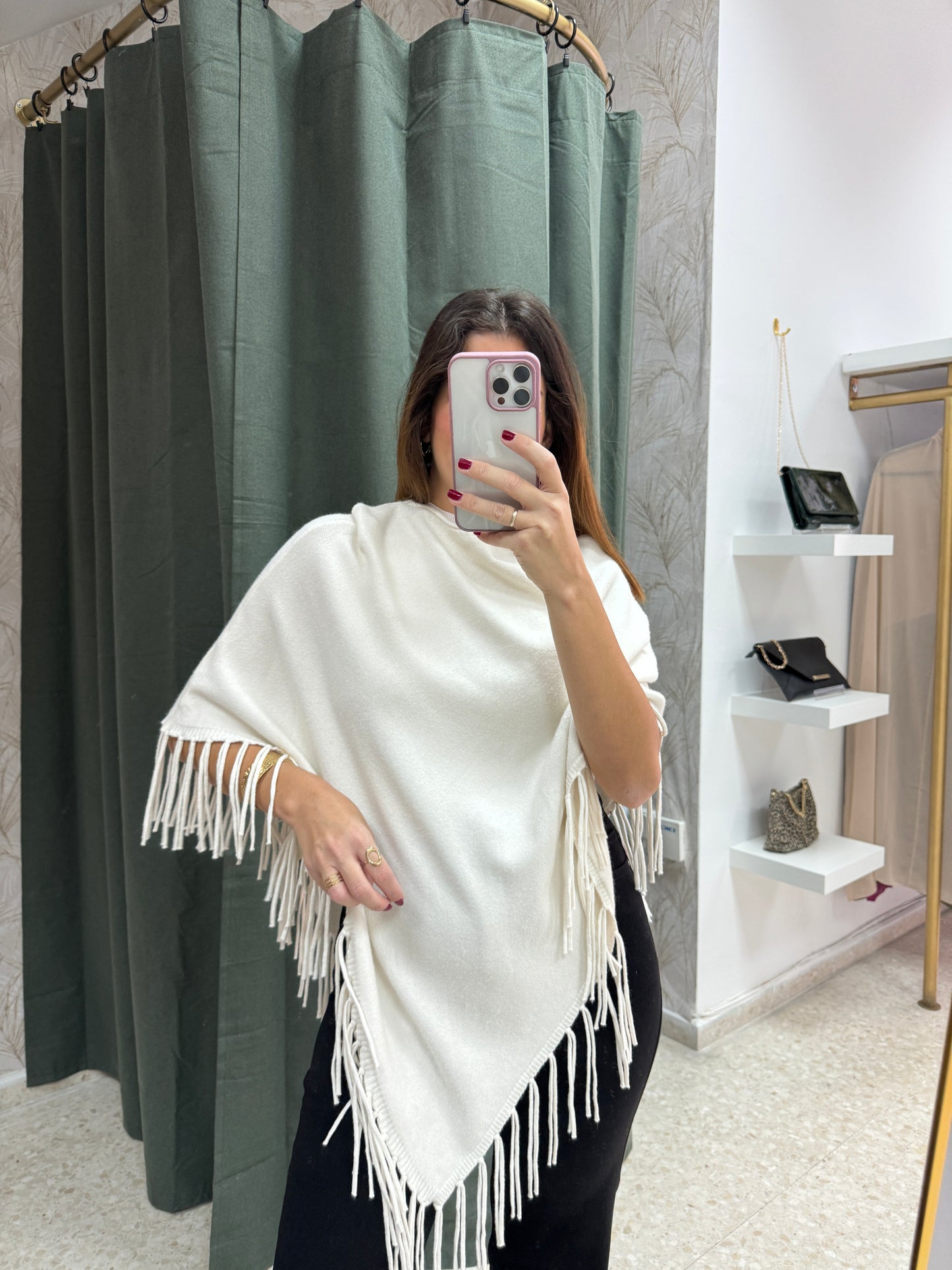 Poncho blanco flecos