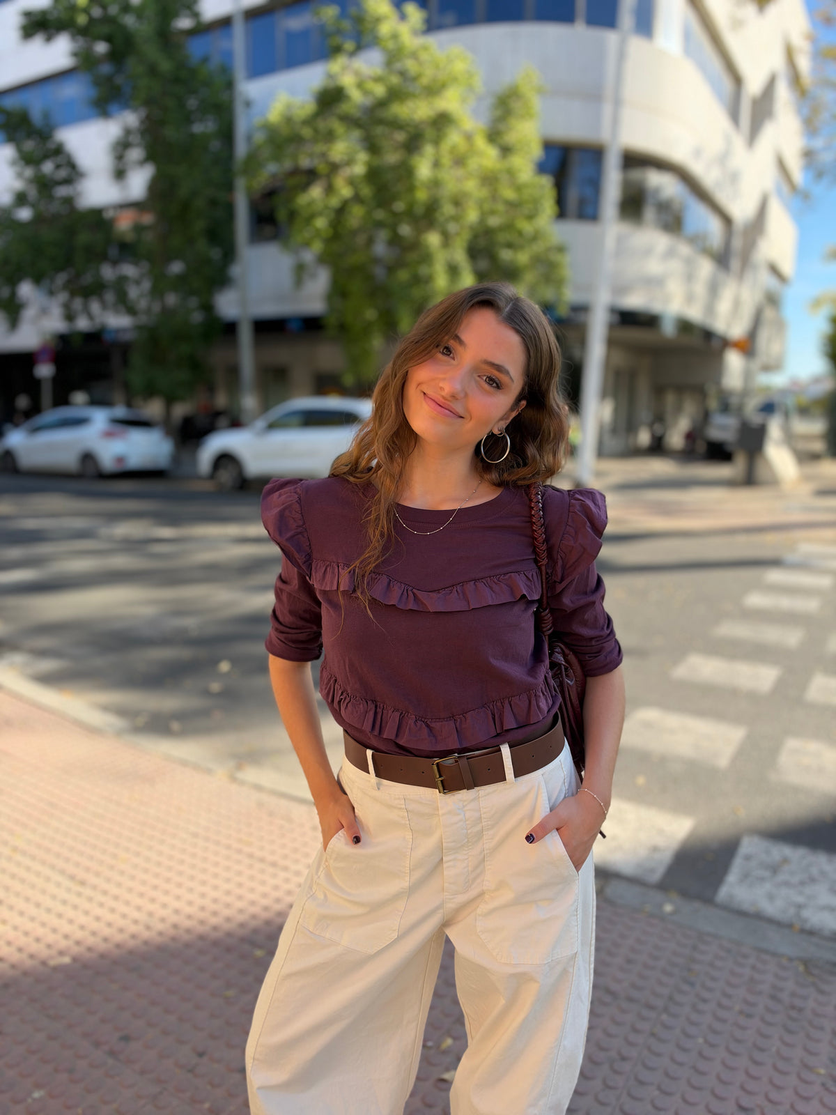 CAMISETA VOLANTES BERENJENA