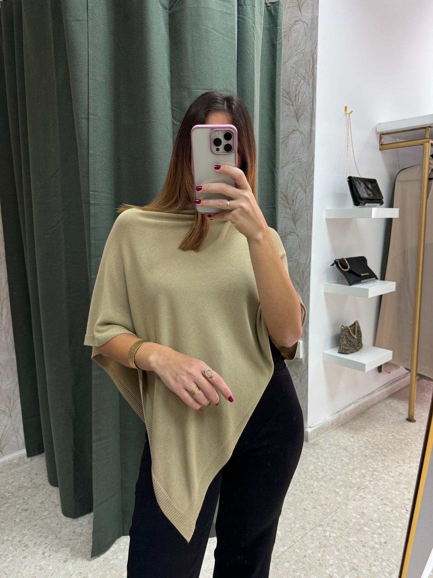 Poncho hilo verde