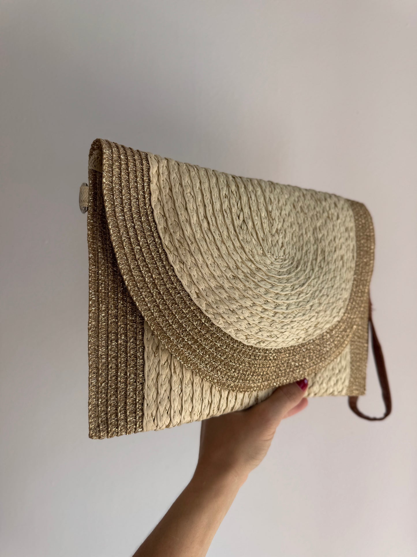 CARTERA BORDE DORADO