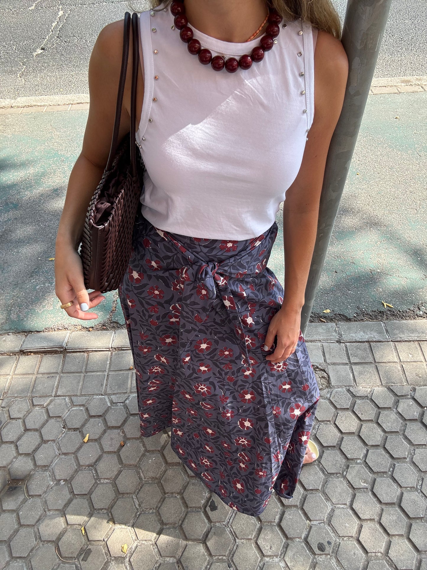 Falda azul lazada