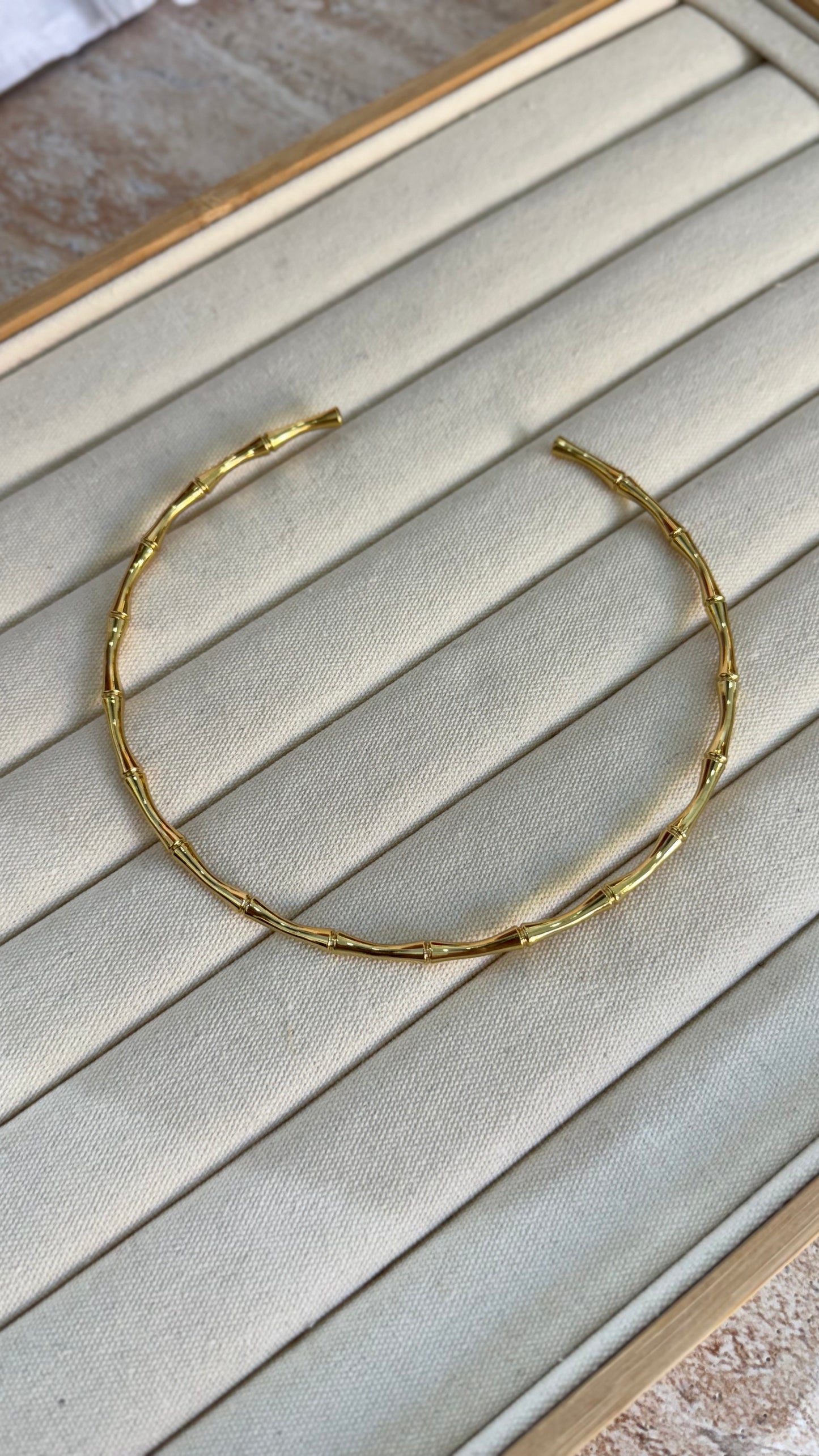Collar dorado Lidia