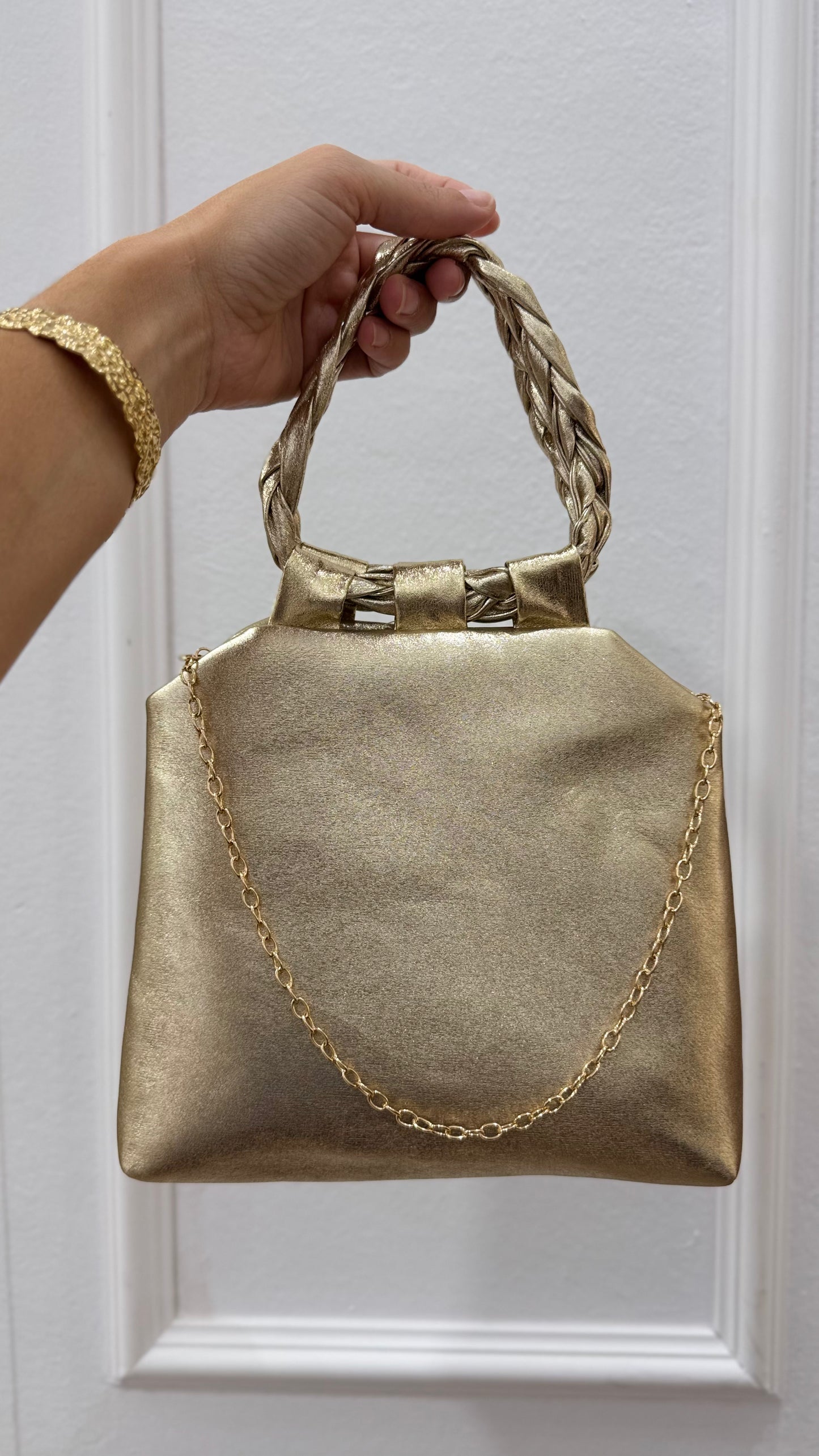 Bolso asa dorado