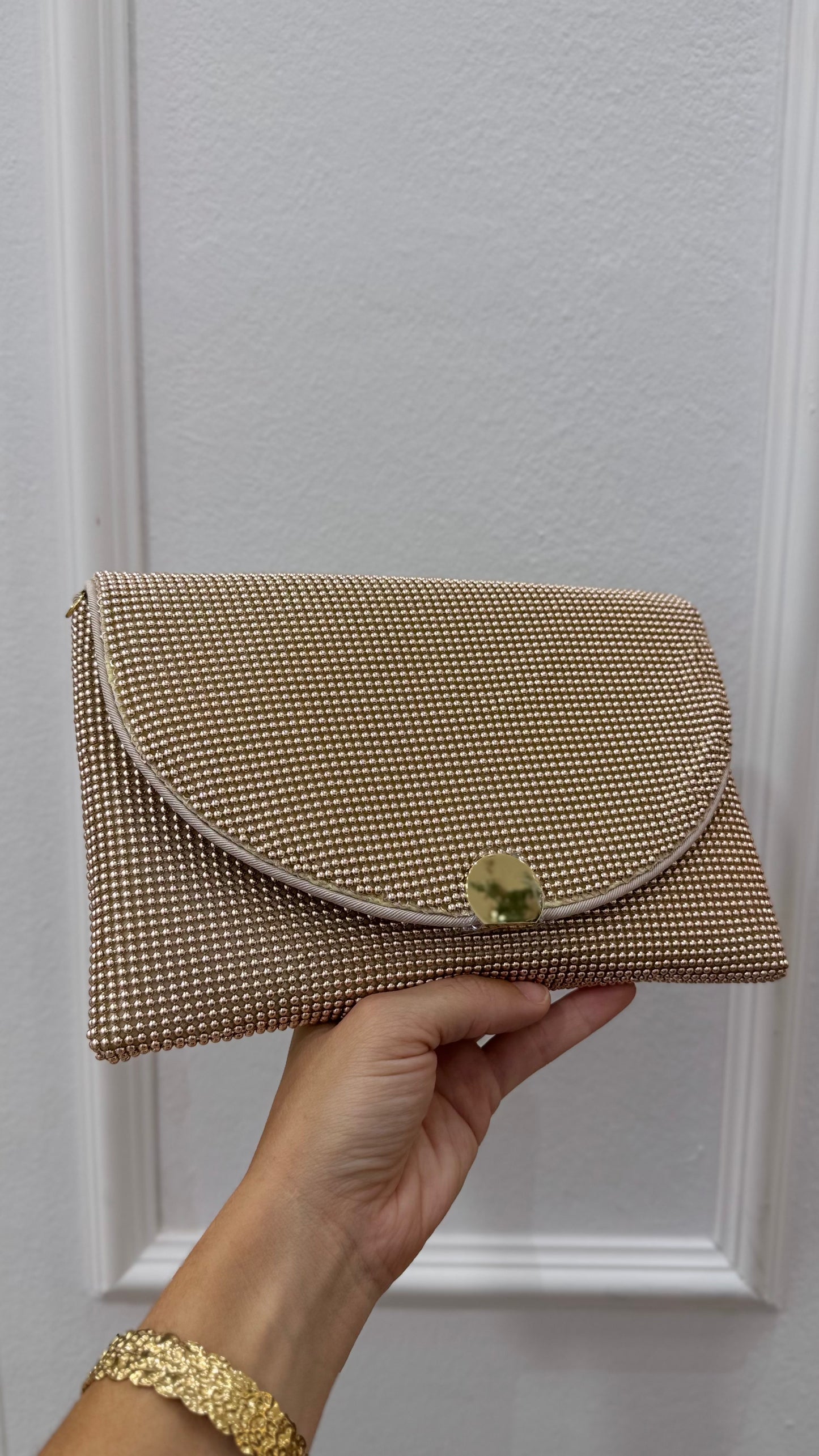 Bolso sobre dorado