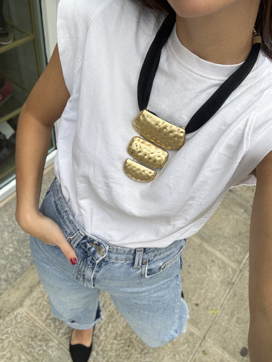 Collar Saint negro