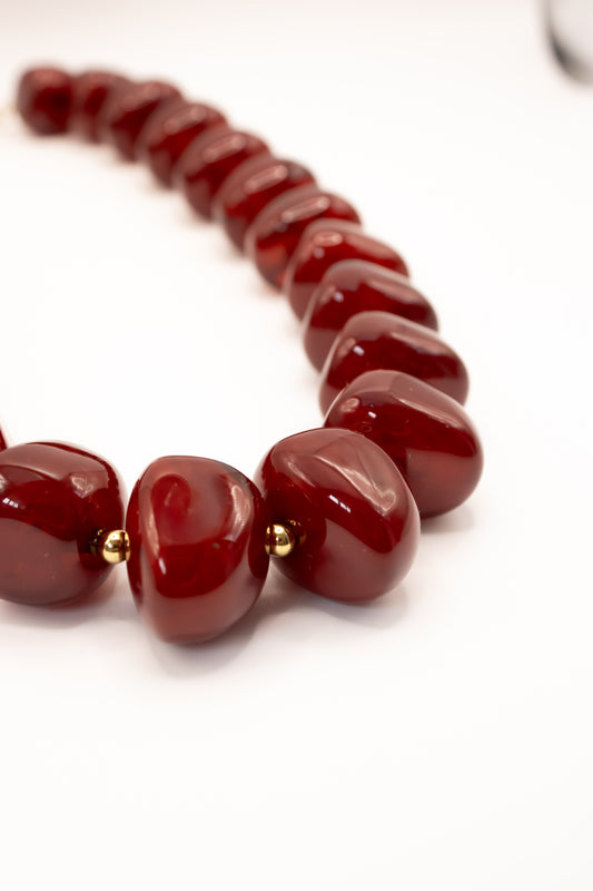 Collar piedras burdeos