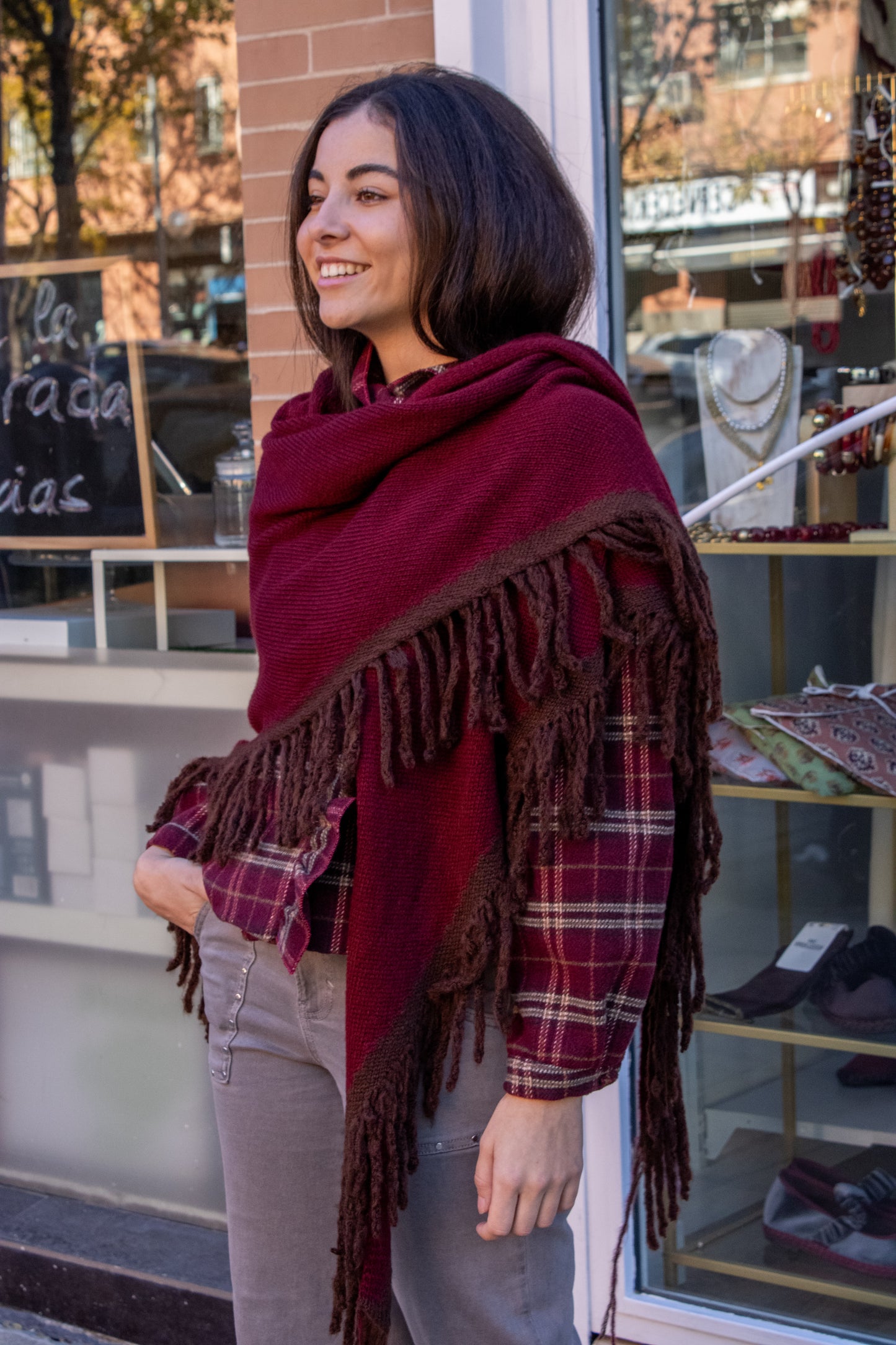 Poncho burdeos y marrón