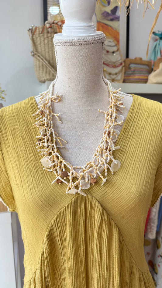 Collar blanco coral