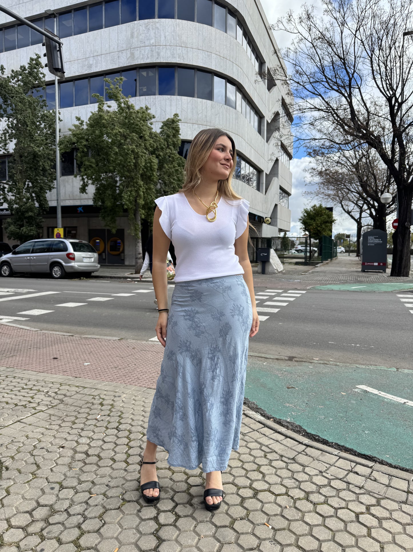 Falda fluida azul