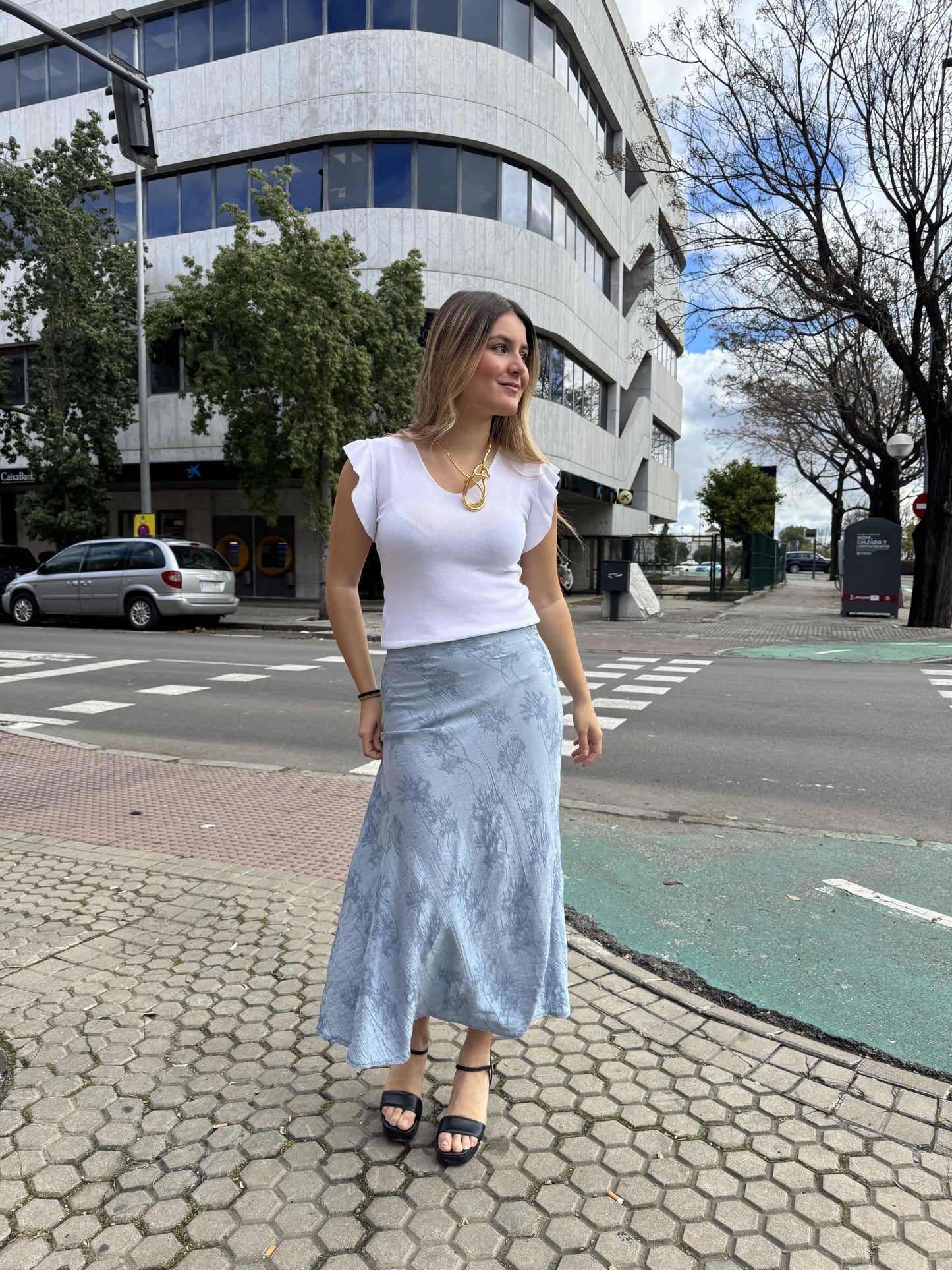 Falda fluida azul