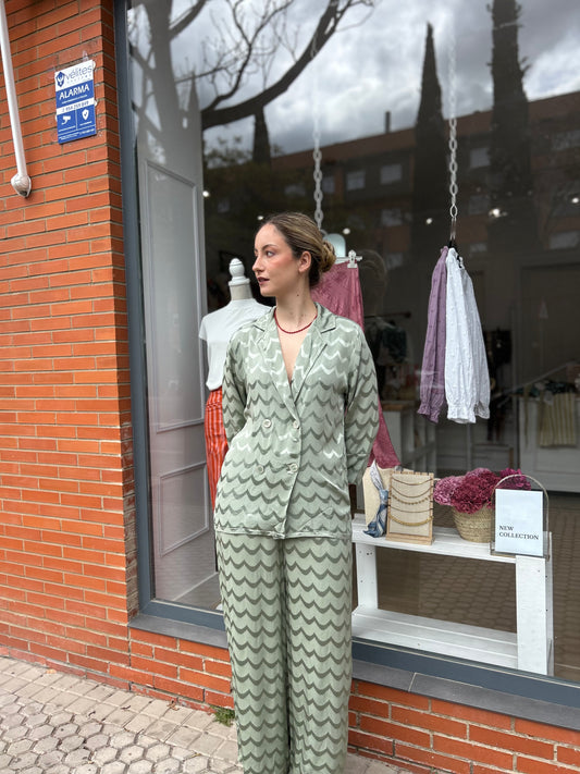 Conjunto satinado verde